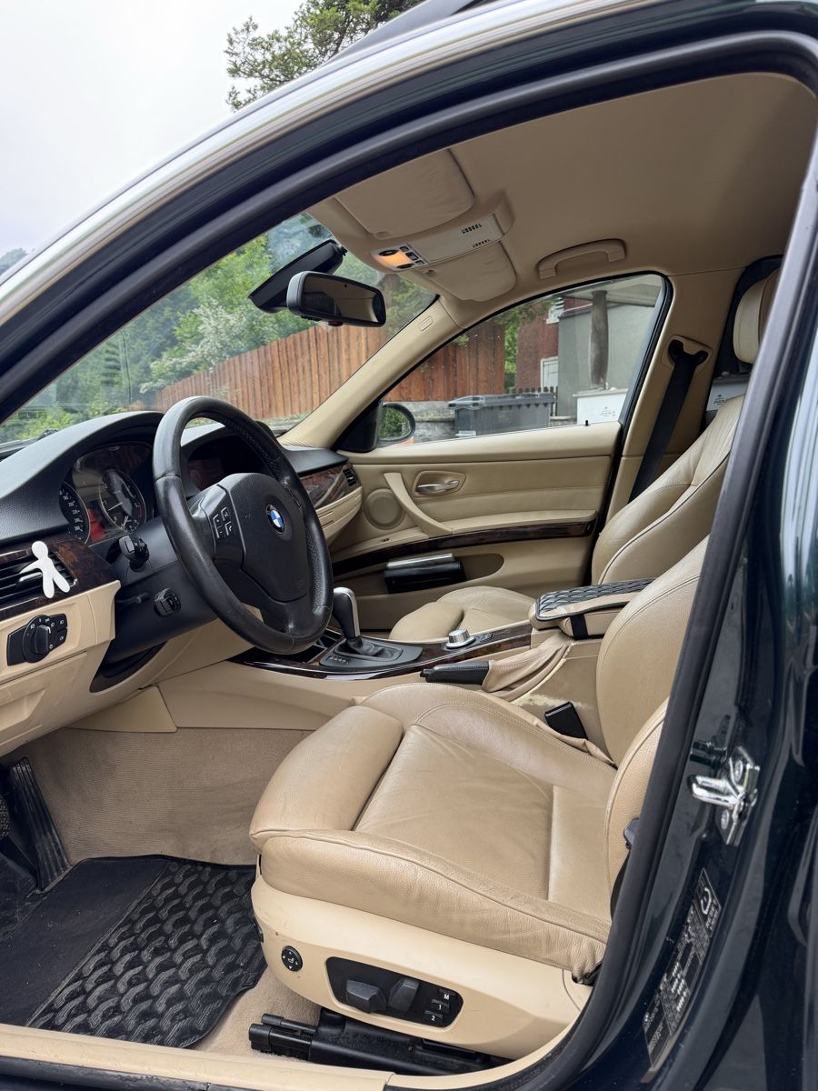 BMW Autos: Bmw 330xd touring – D'occasion à Glarus par M.B.2 8