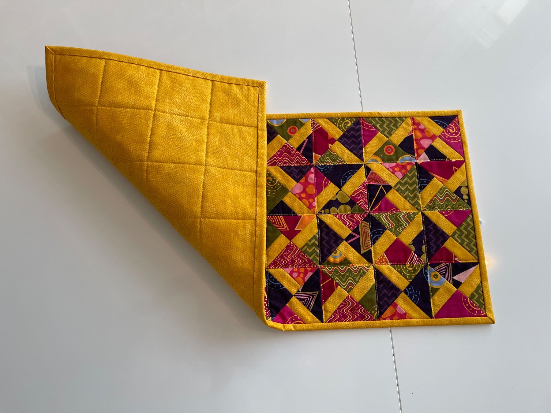 Tutte le decorazioni: QuiltChemin de table patchwork fait main, décor automne doré – Nuovo (secondo la descrizione) da La Chaux-de-Fonds venduto da NathalieM07 1