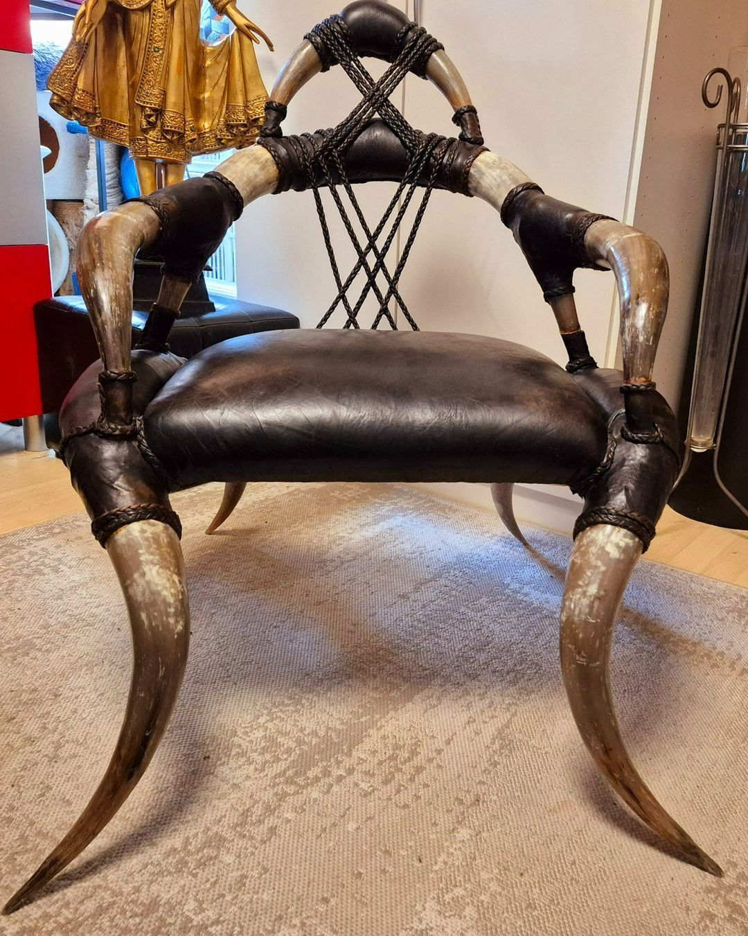 Poltrone: Extravaganter Leder - Horn -Sessel aus Essaouria – Usato da Schafhausen im Emmental venduto da Herzrose 5