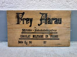 Front alte Holzkiste CHOCOLAT FREY AARAU MILITÄR-SCHOKOLADE