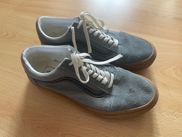 Vans Scarpe da uomo: VANS Old Skool Gr. 42 Wildleder Gummisohle Schuhe Sneaker – Usato da Luzern venduto da Secondhand-05