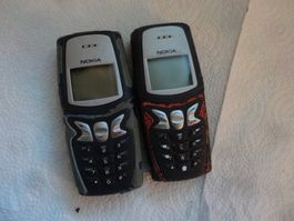 2 STK NOKIA 5210 ANTIK HANDY-MIT BATTRY.OHNE CHARGER-LÄÜFT