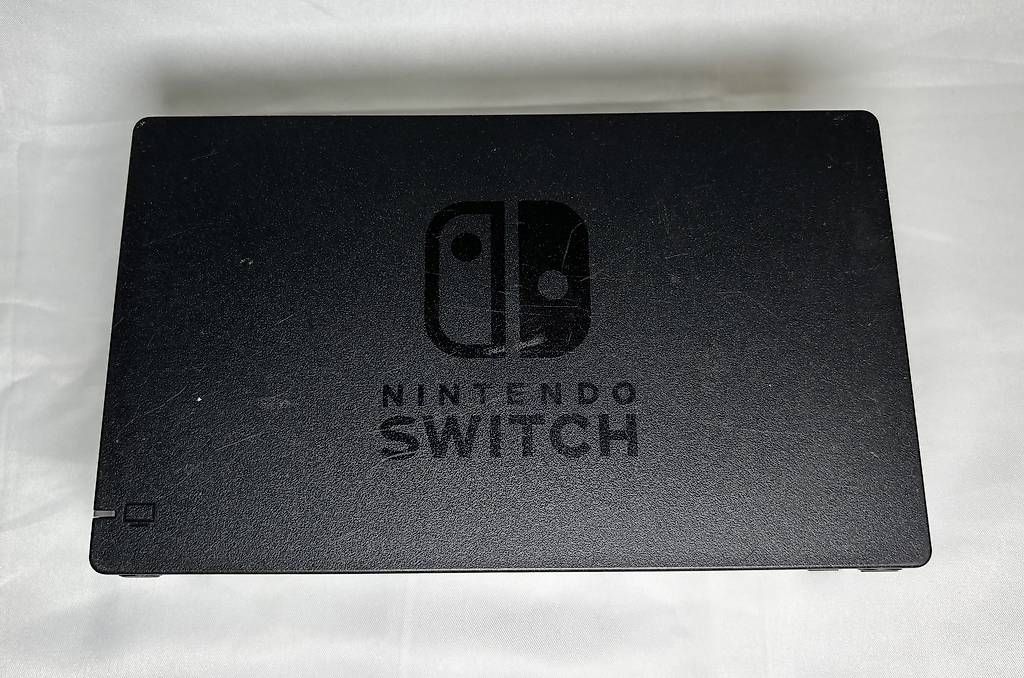 Nintendo Console: Nintendo Switch Console | Accessori + FIFA 22 – Usato da Gordola venduto da kar_gy5g 6