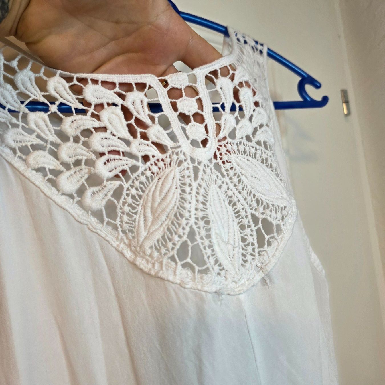 Blusen: Luftige weiße Bluse mit Spitze Gr. 38/40 – Gebraucht aus Wald ZH von CapLux 7