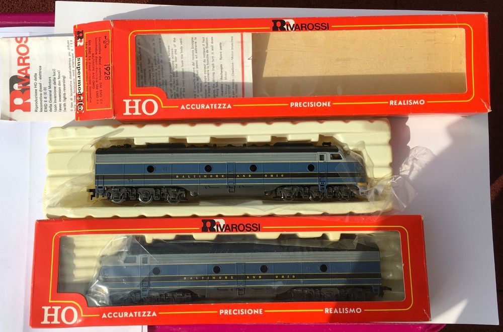 Locomotive Rivarossi HO EMD F8 + Fausse Motrice Santa Fe - 1925 Italie - Repeinte
