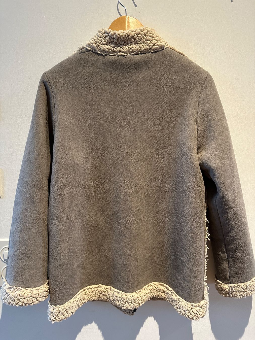 Jacken: Warme Tragejacke mit Teddyfell Grösse M – Gebraucht aus Zürich von vermeuleth 4
