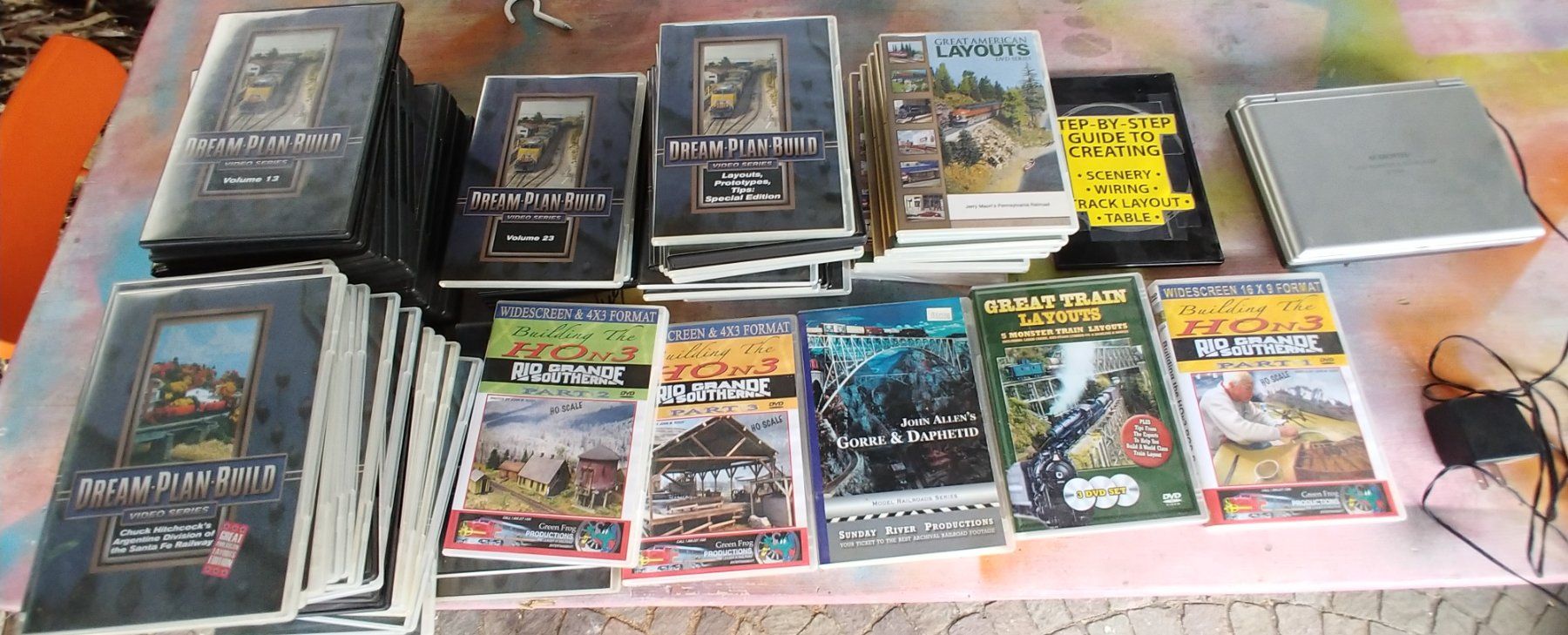 Trains électriques: US Eisenbahn DVDs mit Abspielgerät – D'occasion à Waltenschwil par Ardnas007 1