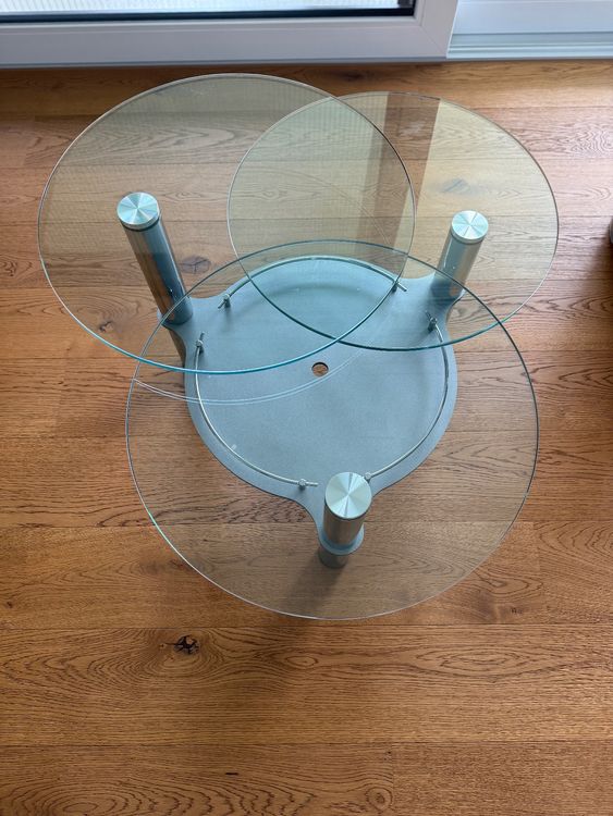Tables: Moderner Glascouchtisch, Dreibein Design – D'occasion à Kloten par Nad81 1