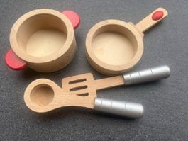 Spielzeug Kochgeschirr aus Holz 4-teilig guter Zustand