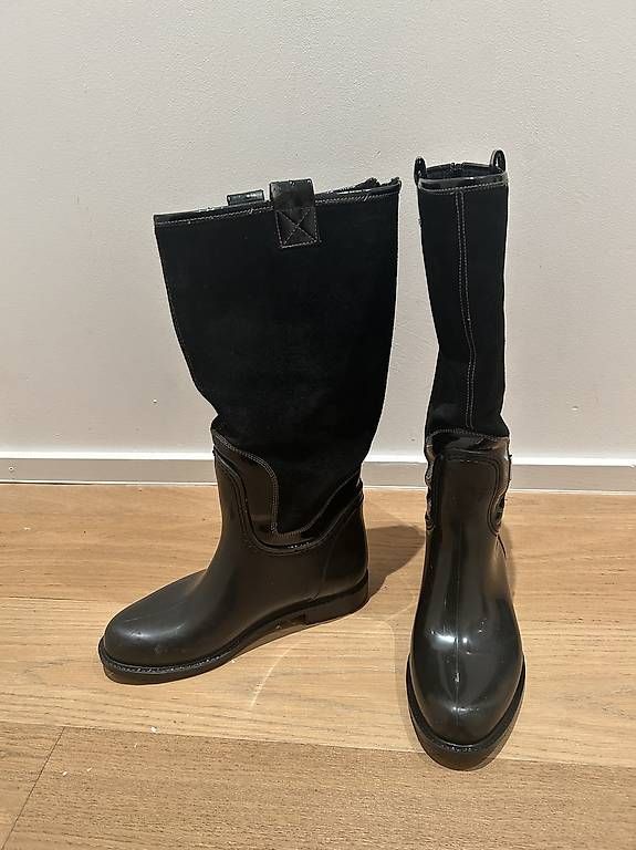 Scarpe da donna: Bottes chaudes et ilperméables – Usato da Pully venduto da Geraldine10 1