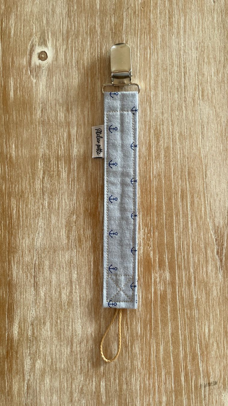 Succhiotti & catenelle porta ciuccio: Nuggiband mit Ankermotiv – Nuovo (secondo la descrizione) da Burgdorf venduto da Crown.