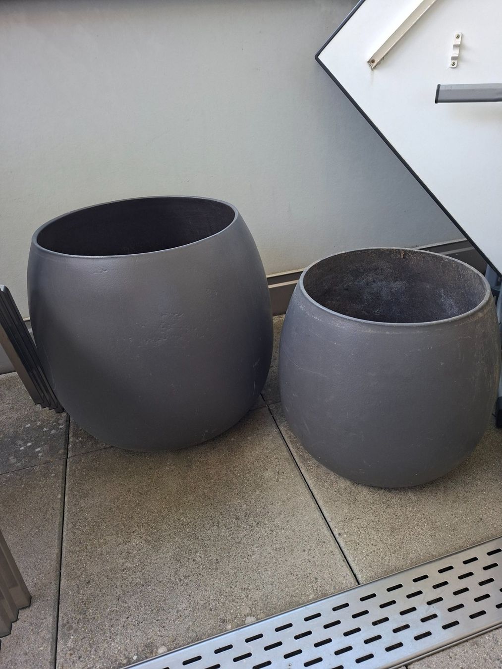 Eternit Vasi per fiori: Pot de fleur en Eternit lot de 2 – Usato da Biel/Bienne venduto da Pipsi79