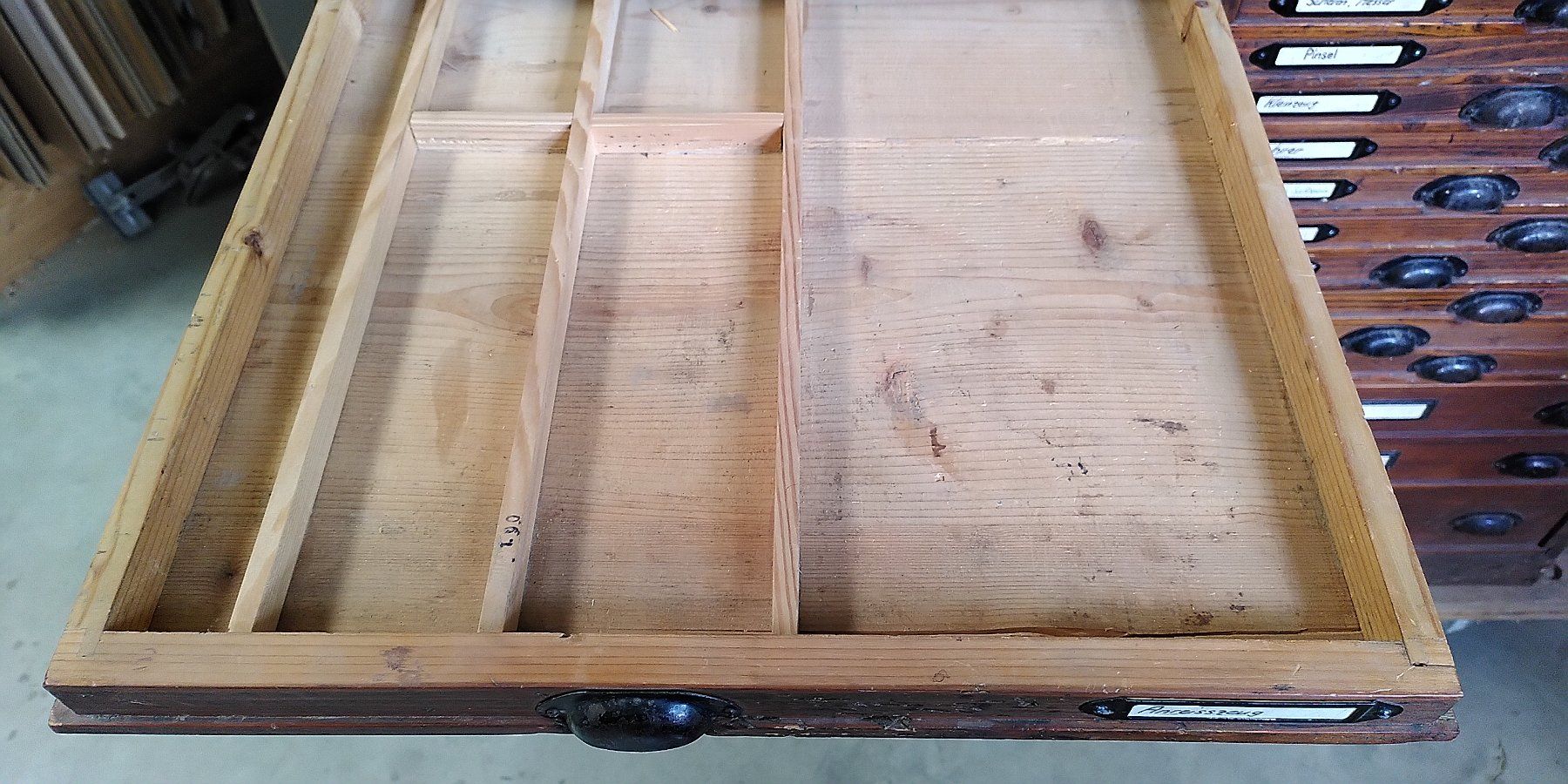 Kommoden: Antiker Schubladenkorpus, Werkstattmöbel – Gebraucht aus Diessenhofen von Gingseng 2