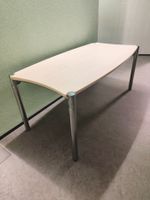 Schöner Büro-/Esstisch mit Metallbeinen + heller Holzplatte