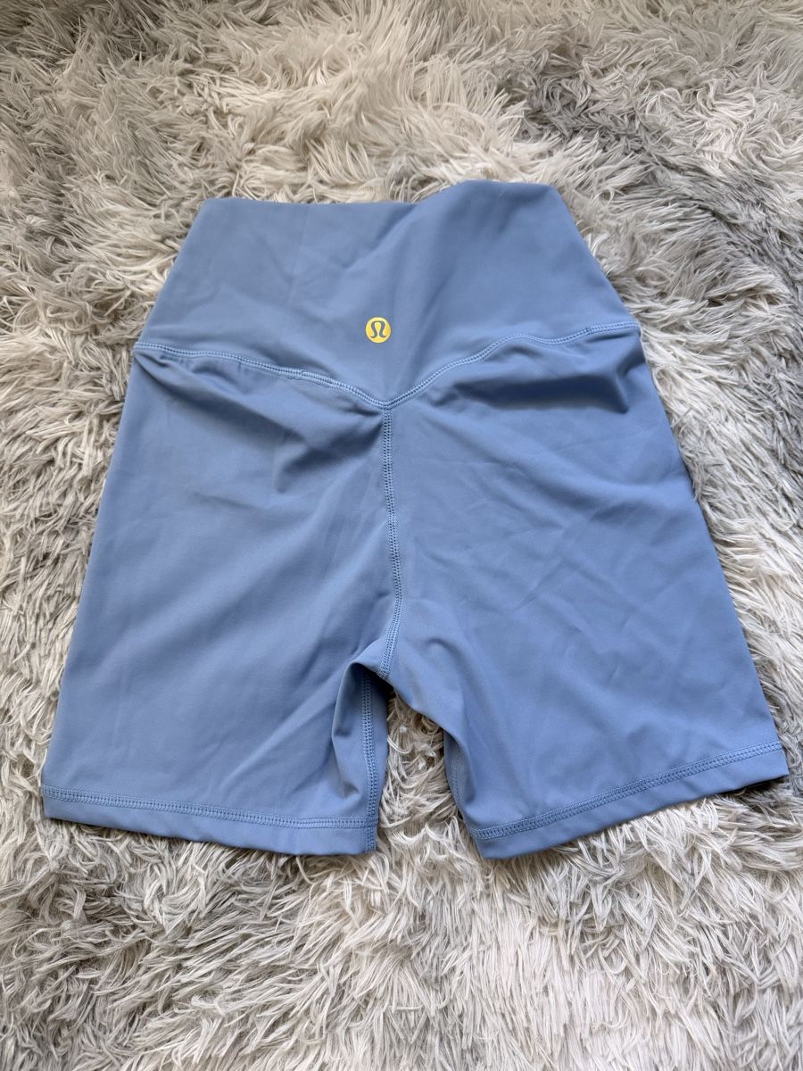 Lotti di vestiti: Lululemon Shorts – Nuovo (secondo la descrizione) da Embrach venduto da NovasOutlet 1