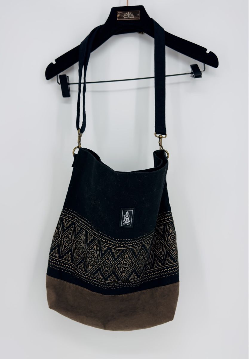 Alessandro Magnani Borse da donna: # ALESSANDRO MAGNANI - Beuteltasche # – Usato da Bolligen venduto da secondhand-with-love