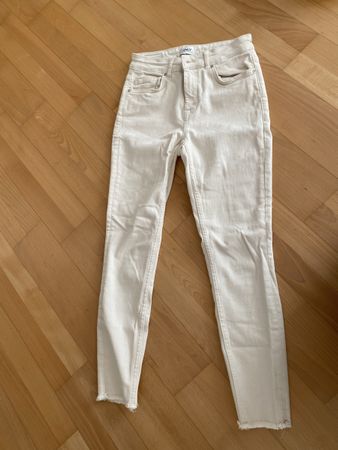 Only Jeans weiss Grösse M 30  Zustand gebrauch