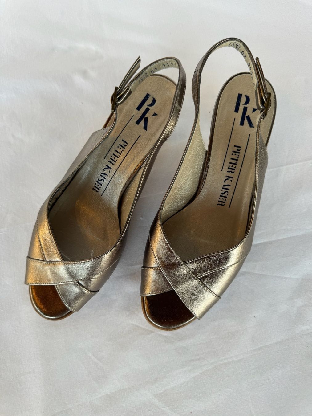 Scarpe da donna: Slingpump mit Peeptoe u. halbhohem Absatz, Gr 36, goldfarben – Usato da Oberrieden venduto da pet_n2c2 1