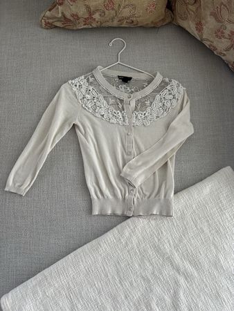 Strickjäcklein mit Spitze, M, off-white, Mango, M