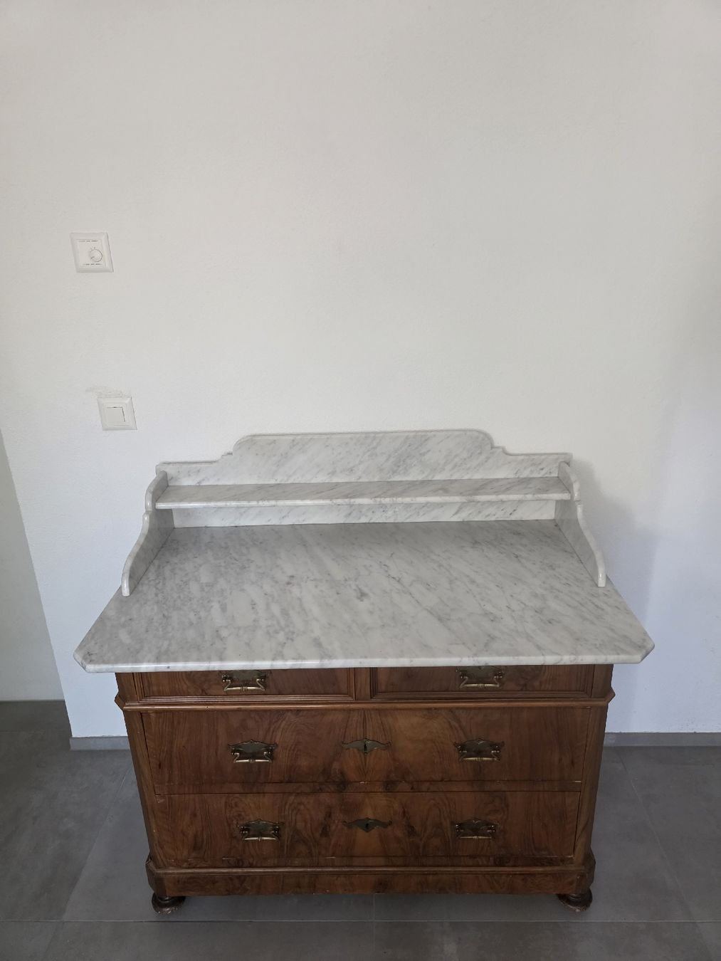 Cassettiere: Antike Kommode Holz mit Marmorplatte  – Usato da Rothrist venduto da rsu_96pl 4