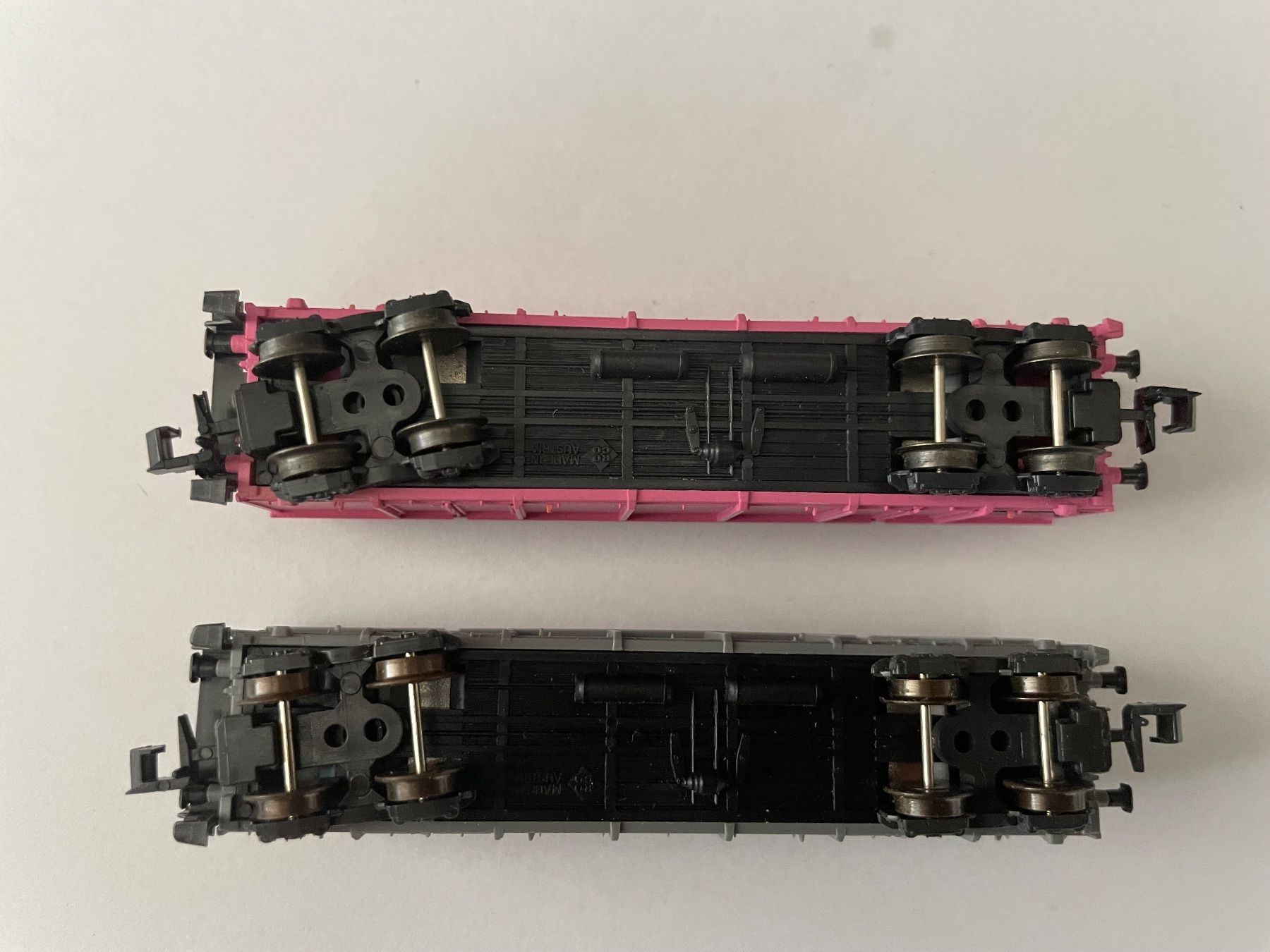 Roco Modelleisenbahnen: Roco Spur N 2x Eanos beladen SBB – Gebraucht aus Rorschach von Karotten 4