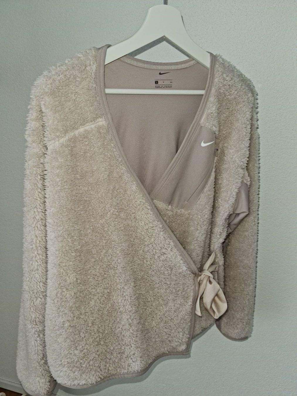 Nike Giacche: Nike Jacke Damen – Nuovo (secondo la descrizione) da Jona venduto da Bubi22
