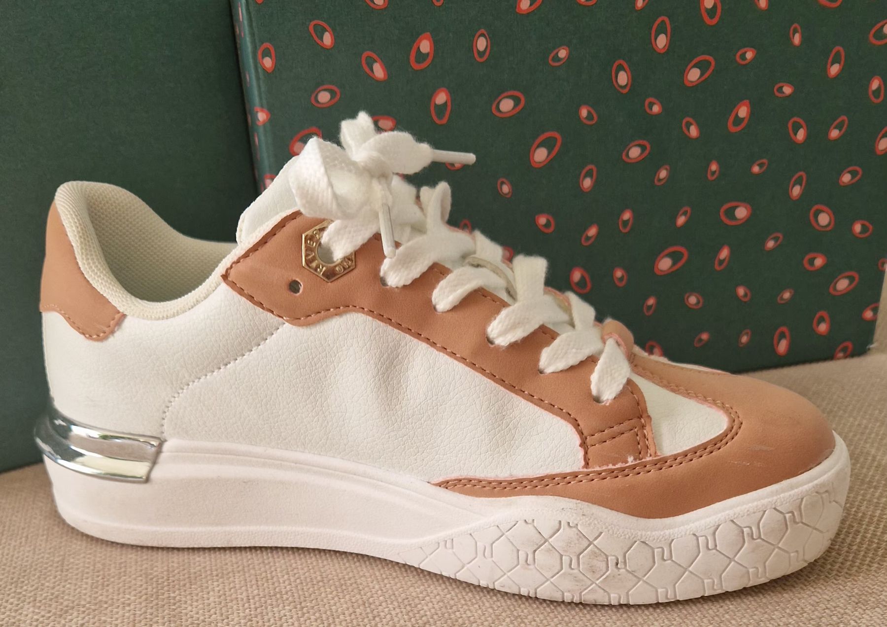 Schuhe für Mädchen: Original Sneakers von FUTURE 2,  Weiss/Rosé Gr.35 – Neu (gemäss Beschreibung) aus Appenzell von Top_Top 1