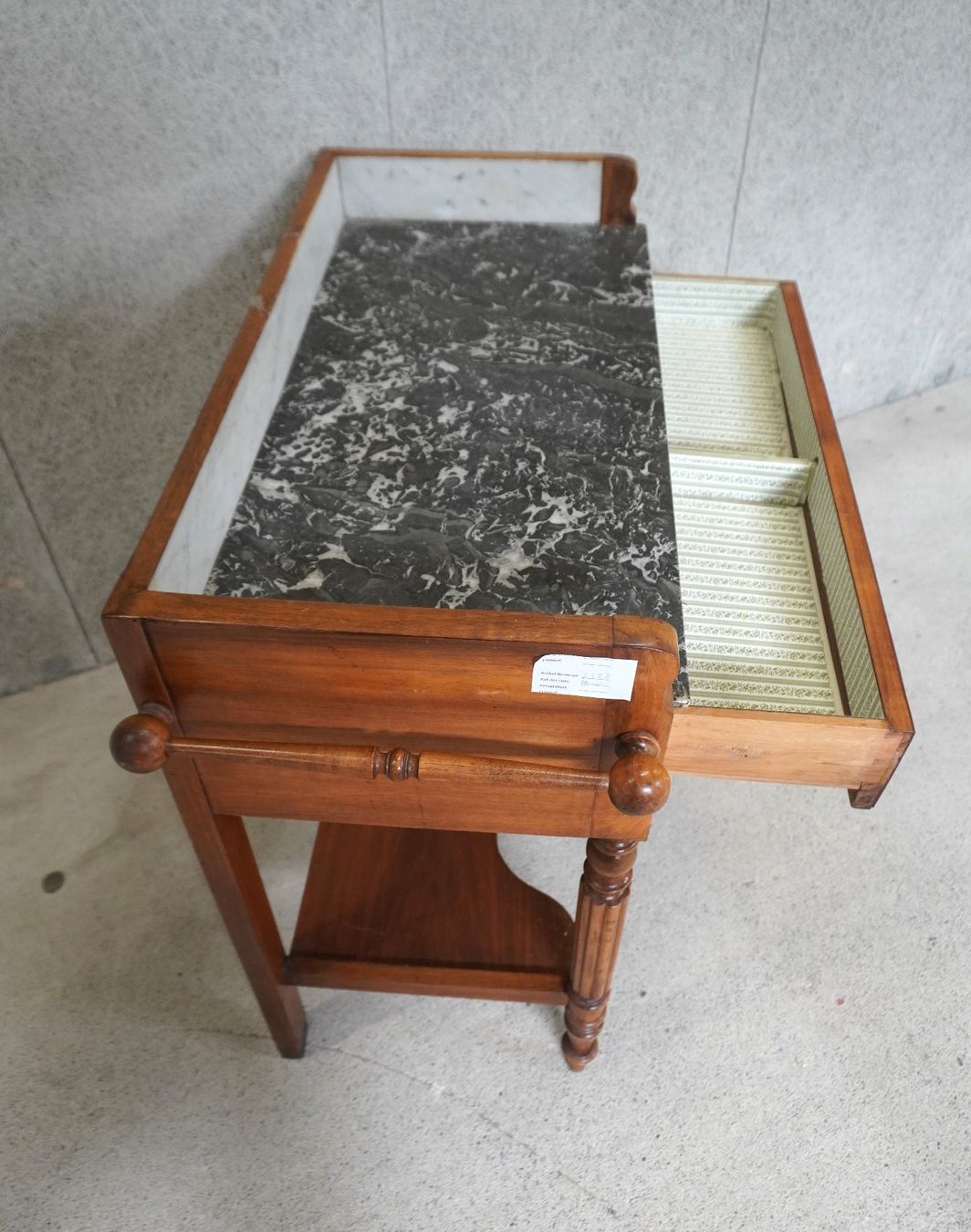 Tavoli: Antike Anrichte Tisch mit Marmorplatte S383 – Usato da Basel venduto da B.W.B. 4