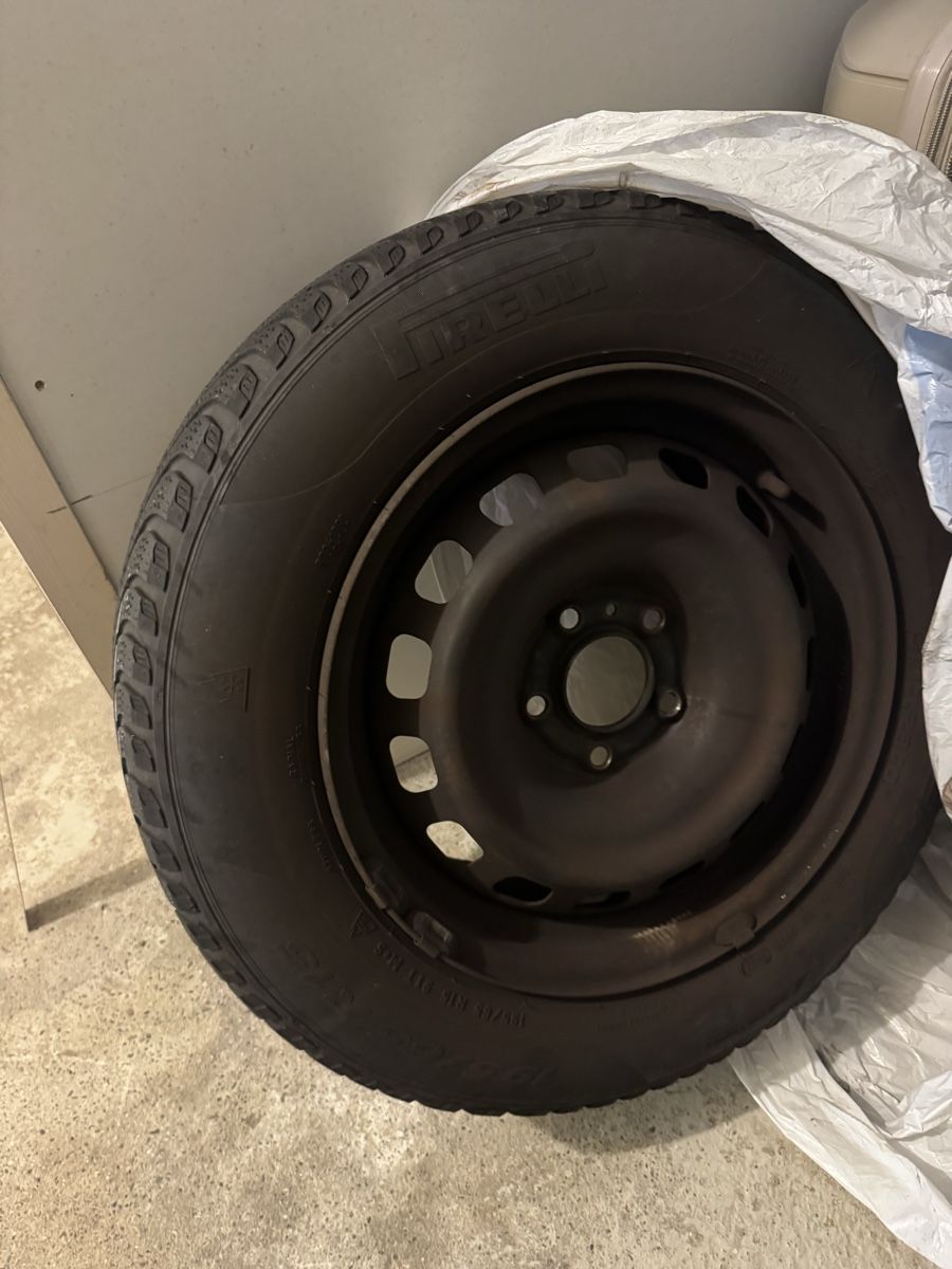 Pneus & Kompletträder: Winterräder 195/65 R15 – Gebraucht aus Boniswil von Swissslider