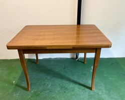 Ausziehbarer Esstisch aus Holz