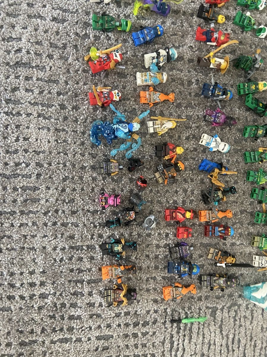Lego Statuette: Riesige lego Figuren Samlung Einzelverkauf möglich – Usato da Unterentfelden venduto da MelG1 1