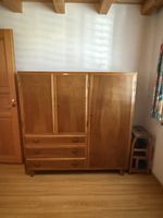 Antiker kleiner Holzschrank