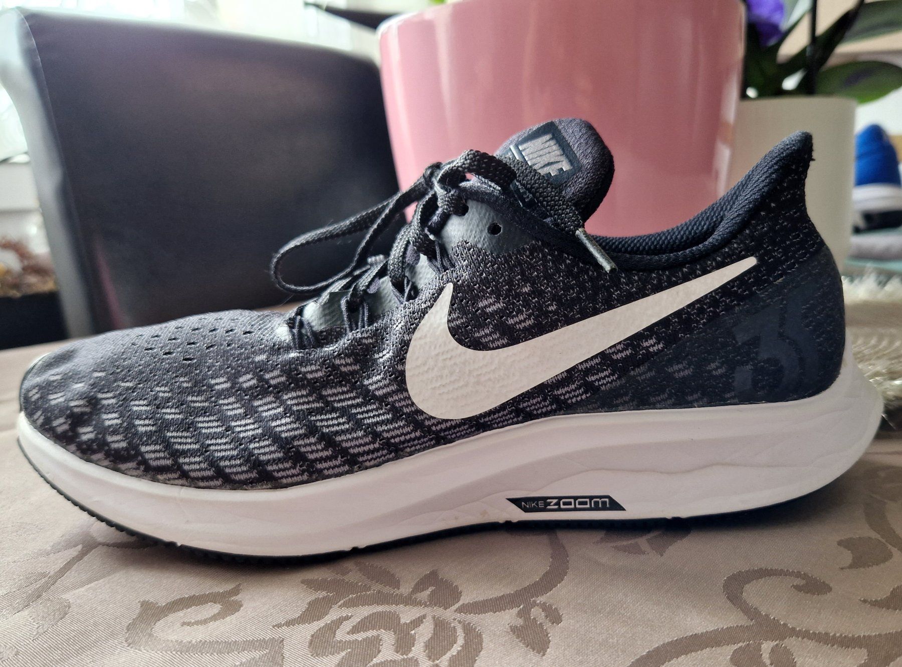 Nike Damenschuhe: Nike Schuhe Grösse 38 Schwarz/Weiss – Gebraucht aus Zürich von sirstians000 6