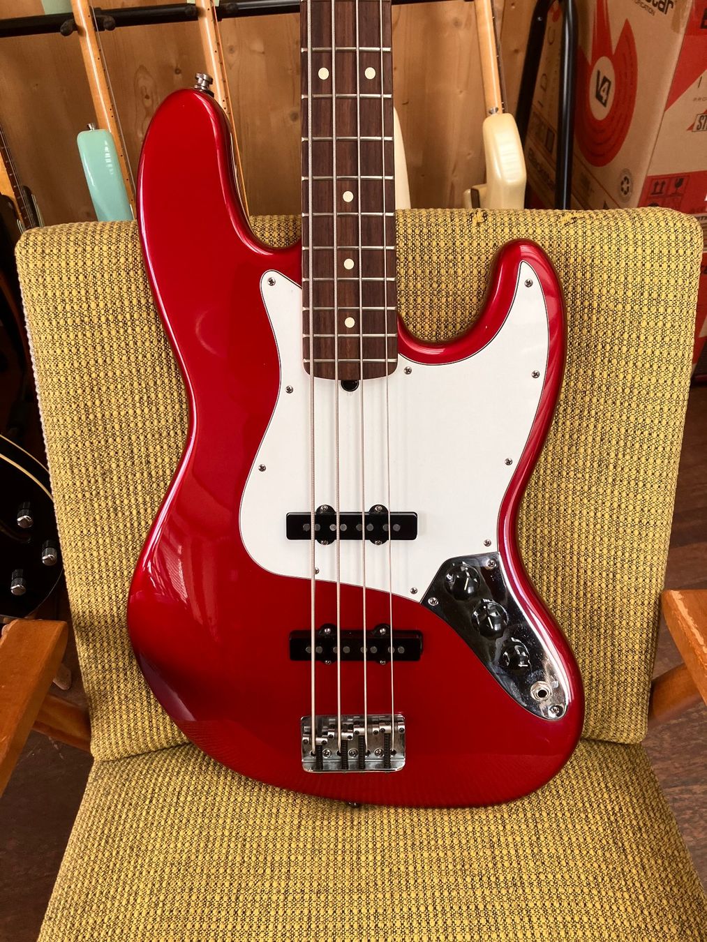 Fender Strumenti musicali: Fender Jazz Bass USA 1997 – Usato da Zofingen venduto da bjmusic