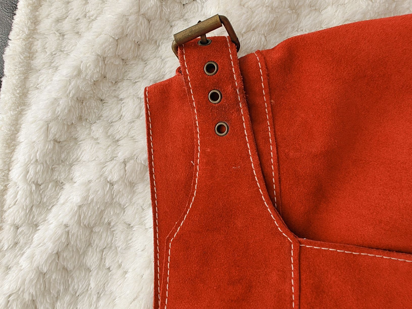 Gonne: Guy Rover Red Suede Wrap Skirt – Usato da Wabern venduto da kat_w92r 1