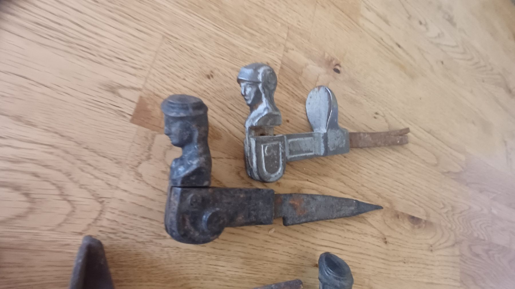 Ferramenta: Rückenhalter Fenster  – Usato da Flawil venduto da Pinkmalibu 9