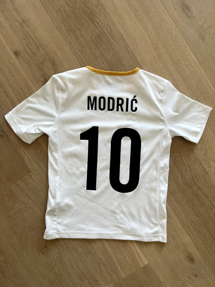 Real Madrid Scarpe, pantaloni & magliette da ginnastica: Original Real Madrid Tricot – Usato da Embrach venduto da mabrielle 1