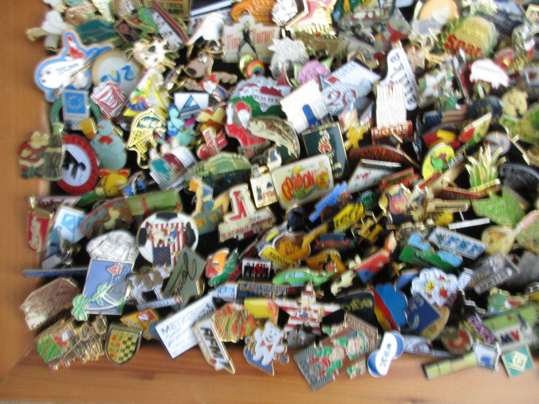 Placchette & Badge: Über 370 Pins / Aus Sammlung / Alle mit Verschlüssen – Usato da Eschenbach LU venduto da Jack1711 3