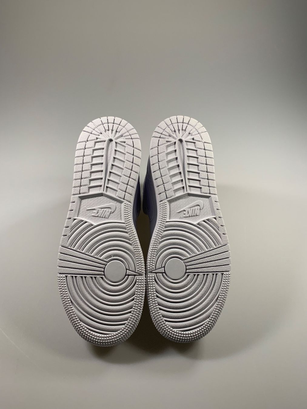 Jordan Scarpe da donna: Jordan 1 Mid Triple White (GS) – Nuovo e nell'imballaggio originale da Thörishaus venduto da SnkrsVie 4