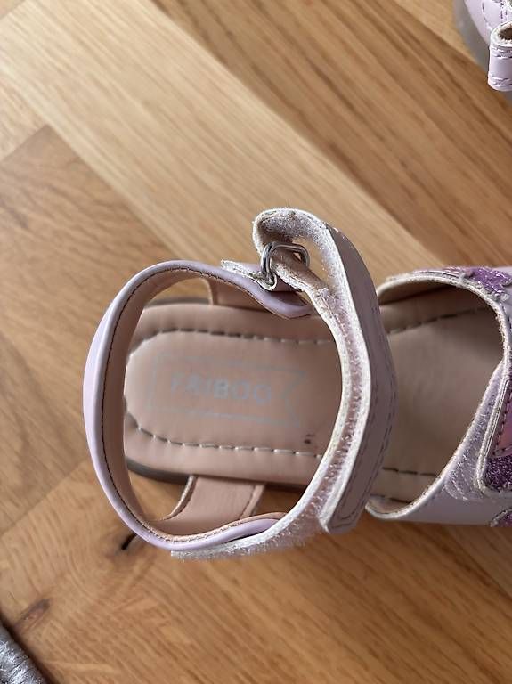 Scarpe per ragazze: Sandalen Gr 25 – Usato da Zürich venduto da Brooke 1