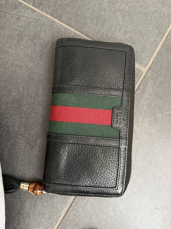 Portemonnaie: Gucci Portemonnaie Schwarz  – Gebraucht aus Adlikon b.Regensdf von giuuuuu