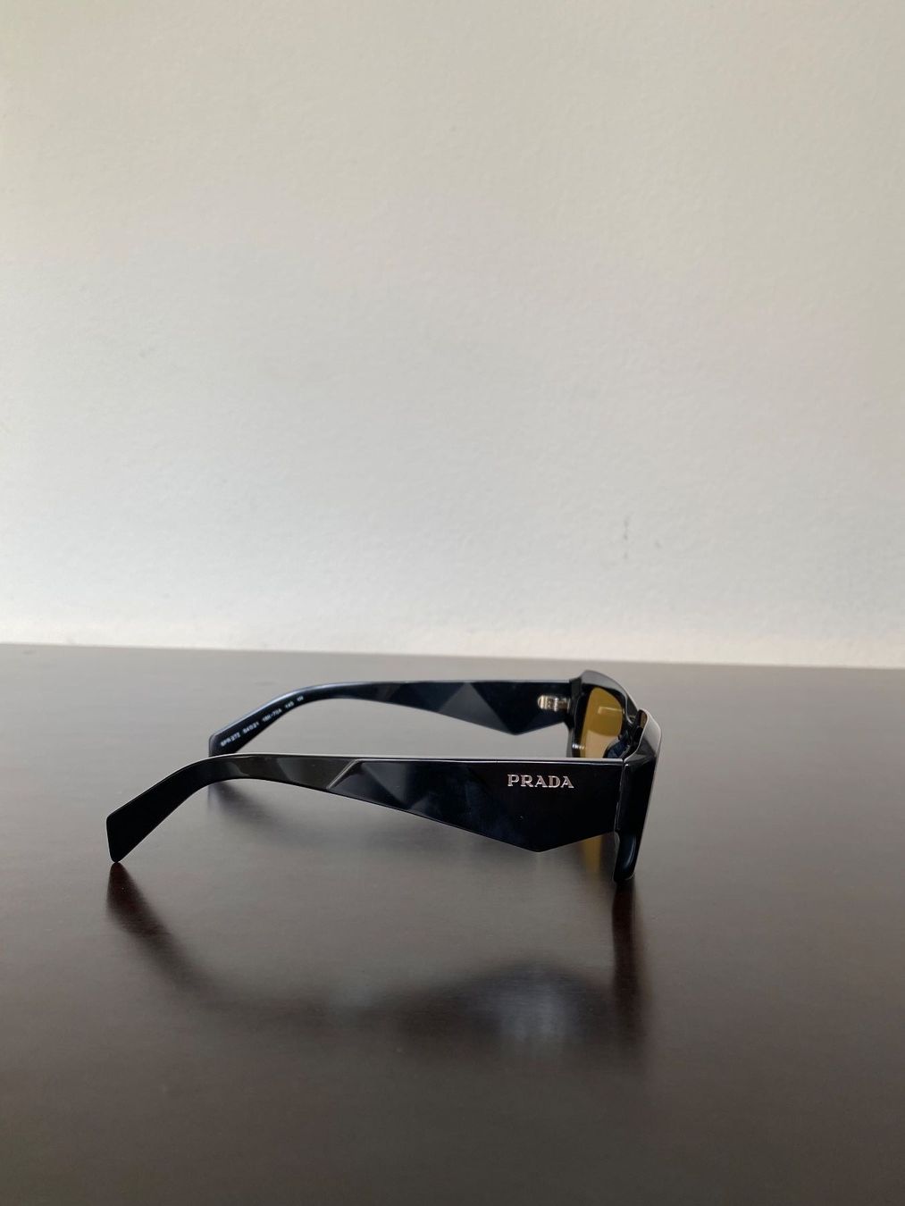 Prada Occhiali & Lenti: Prada sunglasses – Nuovo e nell'imballaggio originale da Biel/Bienne venduto da Sommer_17 2