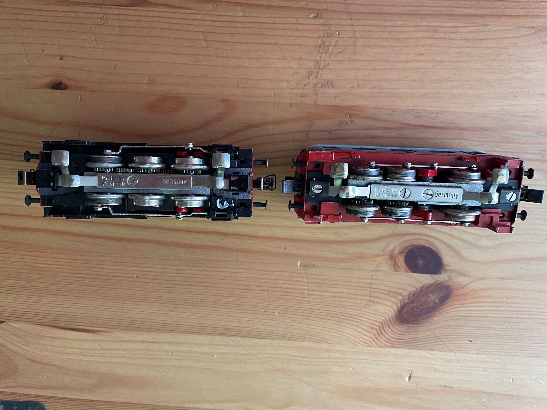 Trix Modellini di ferrovie: Zwei Lokomotiven Trix – Usato da Erlach venduto da Toast63 1