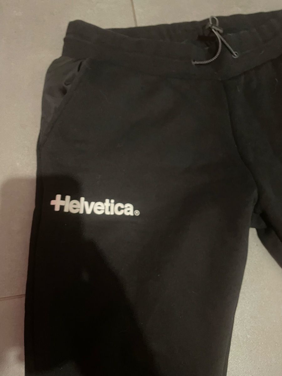 Pantaloni: jogging Helvetica – Usato da Saxon venduto da Diboyzz 1