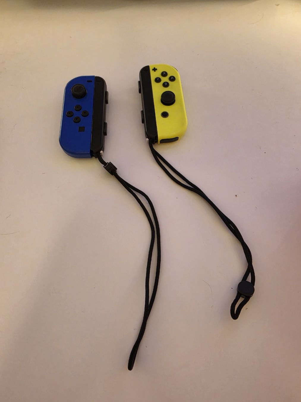 Nintendo Konsolen: Switch OLED inkl Joy Con Pair – Gebraucht aus Neerach von jeggl 5