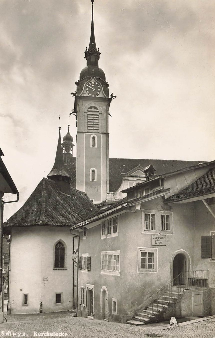 Cartoline postali: Schwyz - Kirche, Gasthaus Engel – Usato da Schwyz venduto da Seffi56