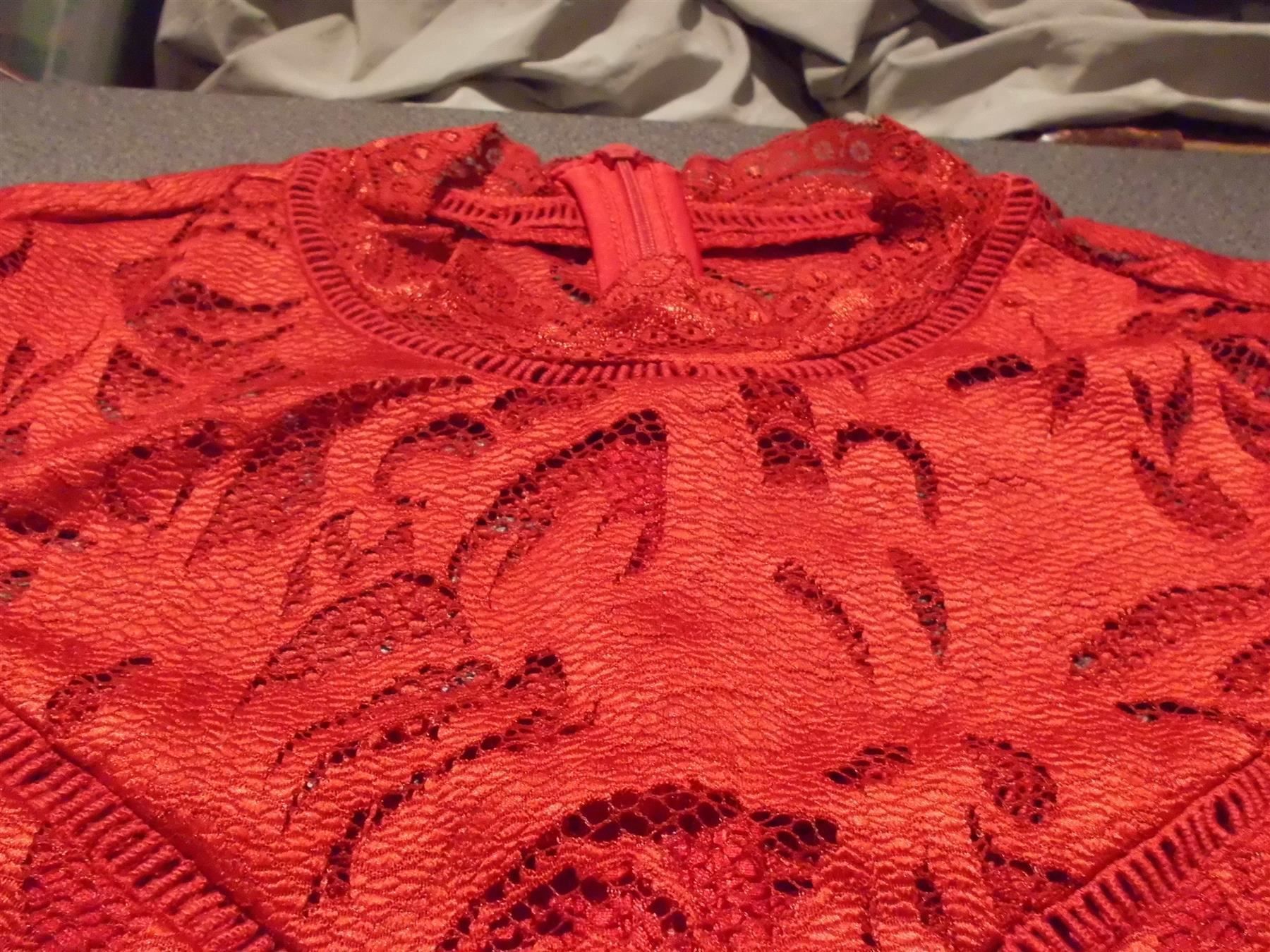 Maglioni & Felpe: Pullover ca. Grösse 36, rot/Muster, hinten – Usato da Zürich venduto da abraxas1291 1