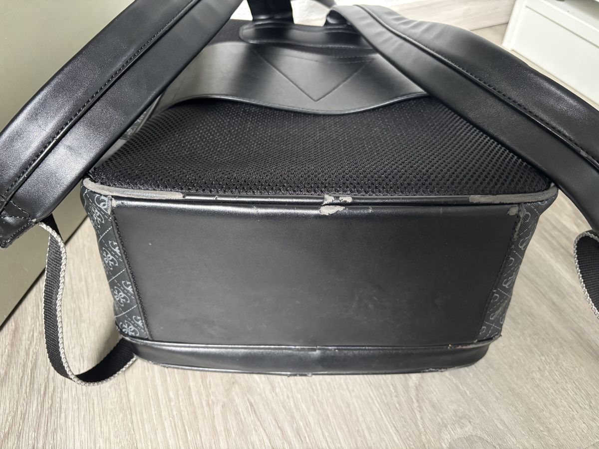 Guess Zaini: Sac à dos Guess Noir – Usato da Courtemaîche venduto da lau_j7b2 6