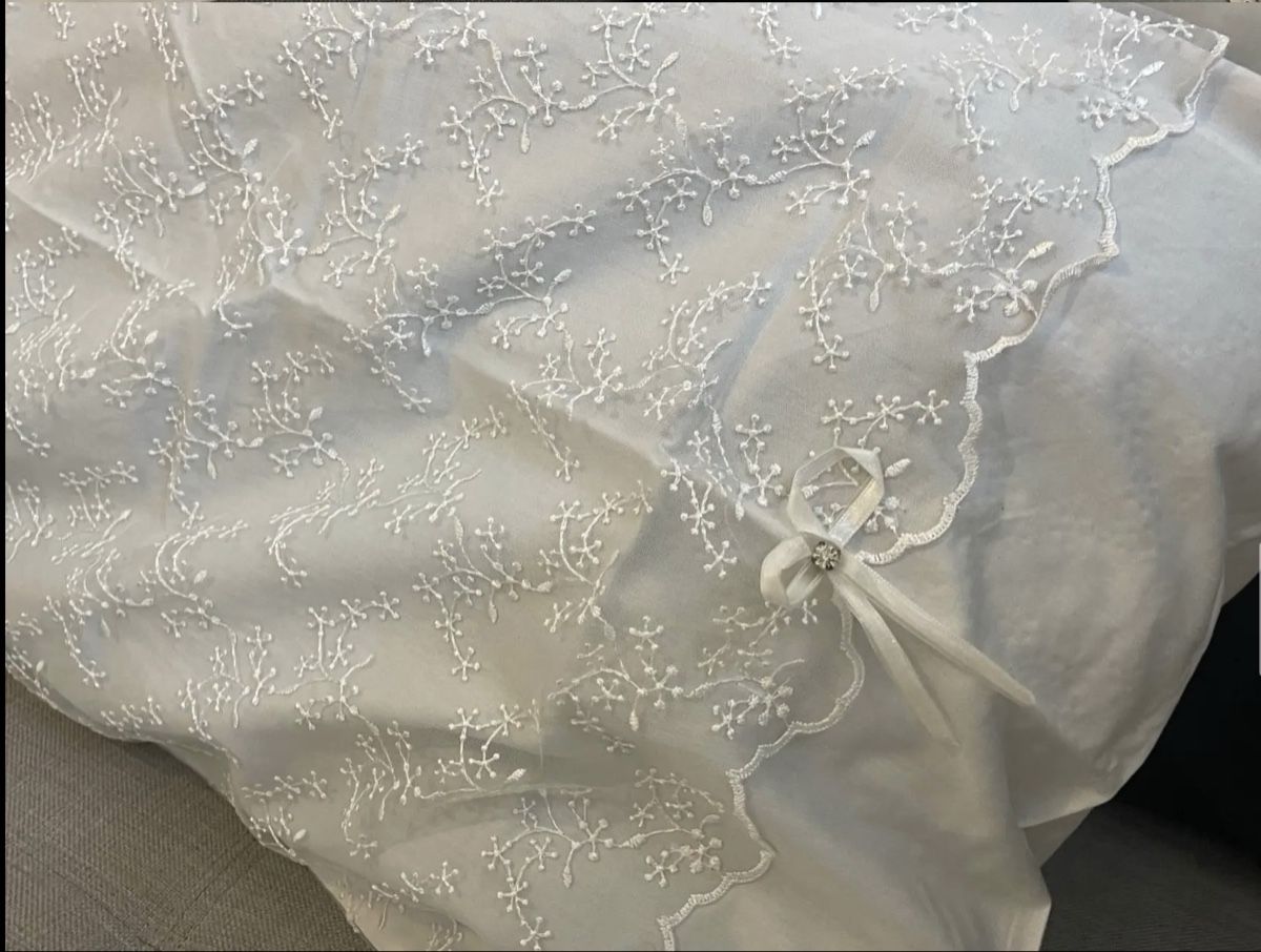 Coperte: weisse Bettdecke (Tagesdecke) – Nuovo (secondo la descrizione) da Liestal venduto da esr_9y9c 2