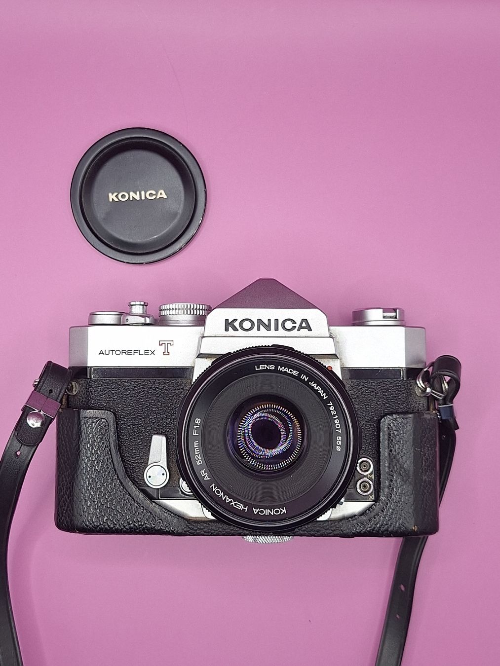 Konica Fotocamera: Konica Autoreflex T + Hexanon 52mm 1.8 – Usato da Tann venduto da TobyPeterson
